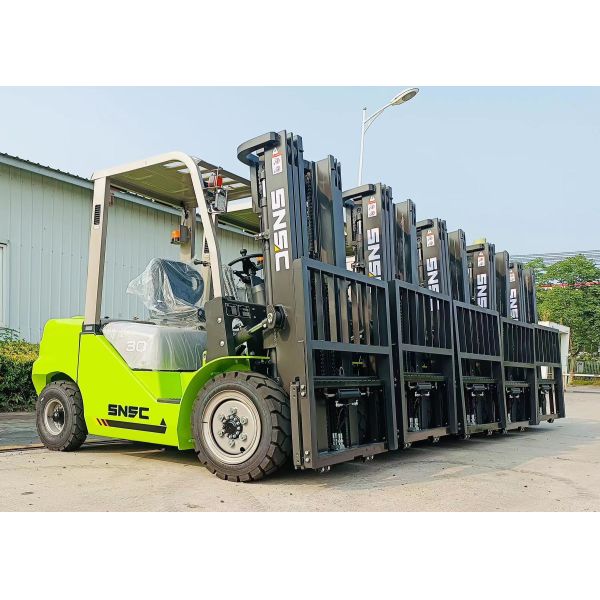 230 кг. Самоходный артикулярный подъемник 14 м 16 м 18 м 20 м.