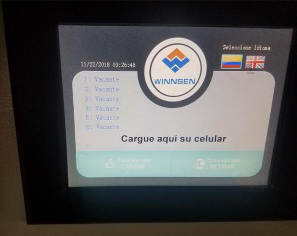 Caixa do carregador do telefone celular da tela de uma propaganda de 43 polegadas com os 6 cacifos de Digitas