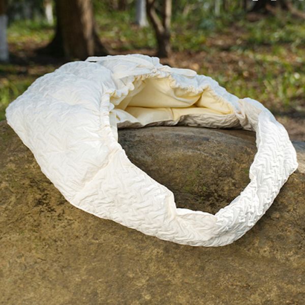 Suministros para mascotas lindos Bolso de hombro para mascotas de poliéster de color blanco Invierno cálido Bolso bandolera para salir Suave y cómodo Bolso para mascotas