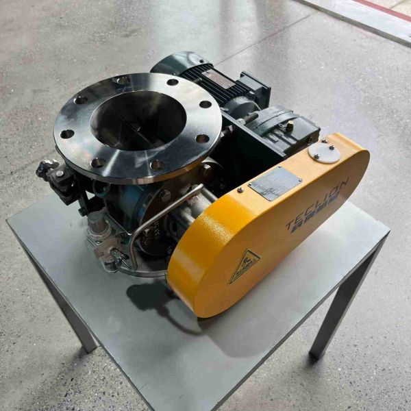 Stainless steel external bearing rotary airlock feed valve