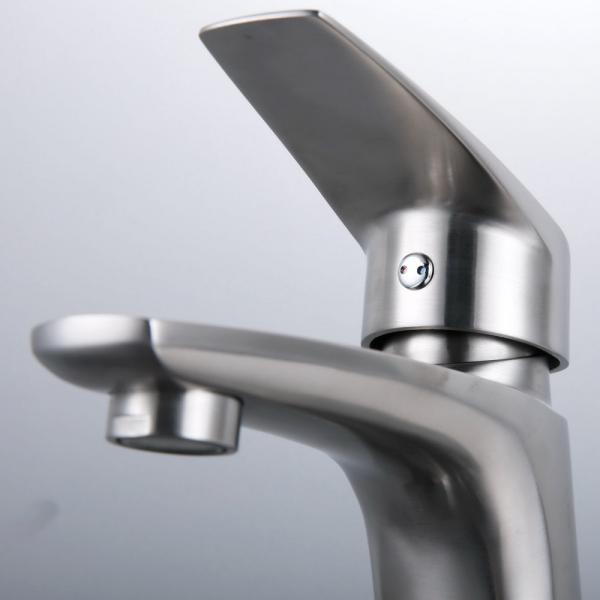 Good quality lead free bathrooM wash basin faucet with CUPC