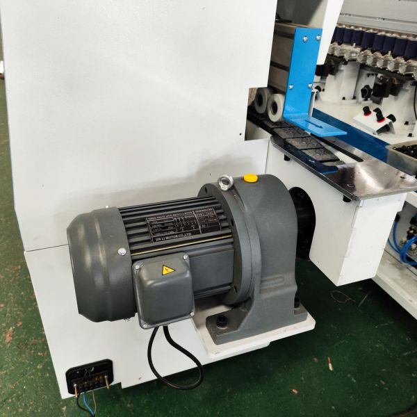 BHM388Y Automatic Edge Banding Machine with 13.5kW Power Dual Pre-Milling and 18~24m/min Speed