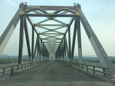 Provisório através da ponte de fardo de aço galvanizada