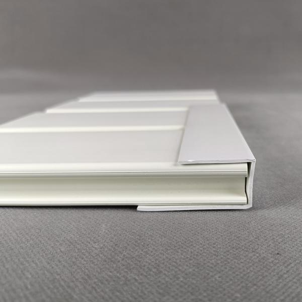 PVC stratifié Slatwall en bois lambrisse pour la décoration de salle d'exposition