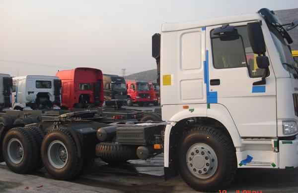 Diesel fuel type Tractor Trucks with one sleeper cabin ISO / CCC / DOT approved