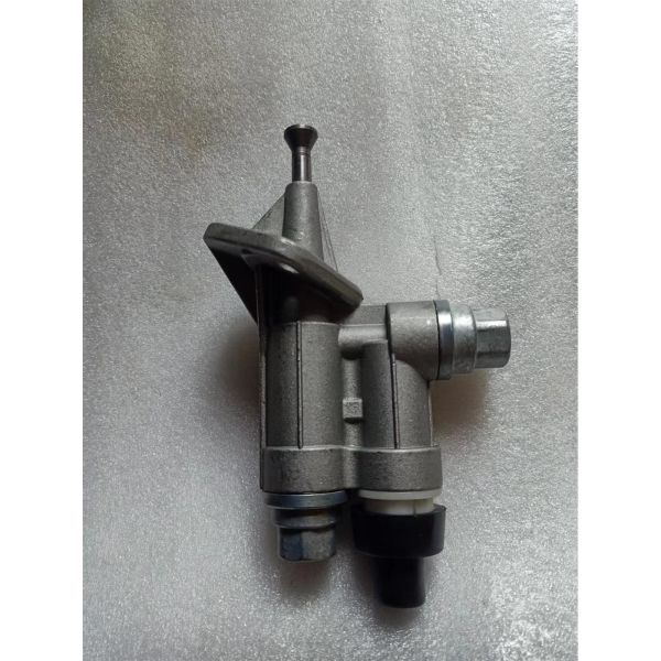 Экскаватор 6BT Части двигателя Насос для перекачки топлива 4937767 1106N1-010