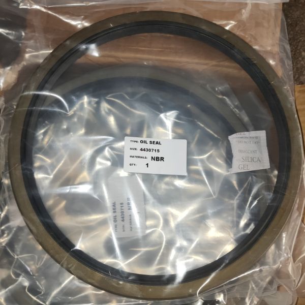 Original  Excavator Spare Parts 4430715 Oil Seal