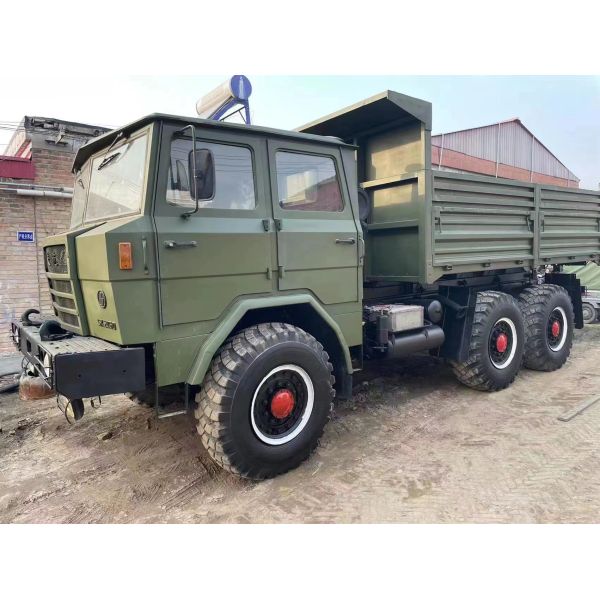 Использованный грузовой бак Размеры 4200 x 2450 x 1000 мм 6x6 Weichai Engine SX2150 внедорожник