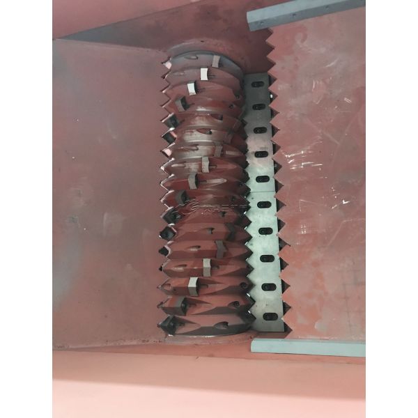 Máquina trituradora de plástico automática con material de hoja D2