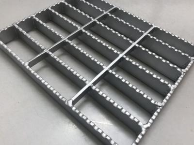 Q235 Anti Slip Serrated Press Locked Bar Grating Metal Building Material