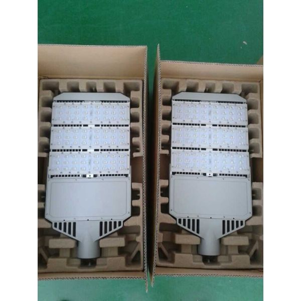 Bay Bridge High Lumen Led Street Light , Led Road Lamp IP65 120W Modular Design