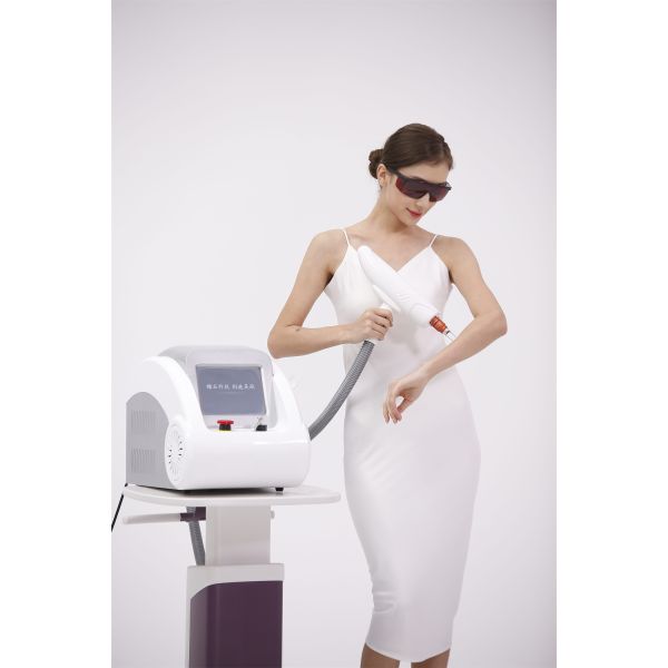 Q Switched Laser Tattoo Removal Machine 800W ND YAG Tattoo Removal Machine