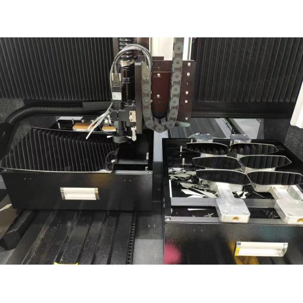 1064nm Лазерное оборудование для резки стекла 10W 20W 40W 70W 80W Для автозапчастей Заднее зеркало