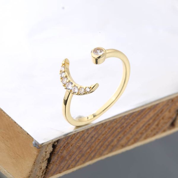 Инкрустированный диамантом OEM ювелирных изделий захвата свадьбы золота кольца 18K луны звезды