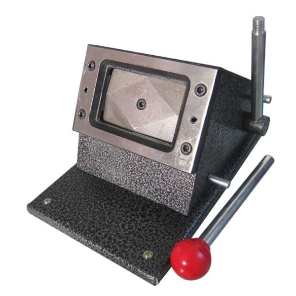 Machine de découpe sous pression de carte d'identité en plastique CR80 86x54MM pour une longue durée de vie