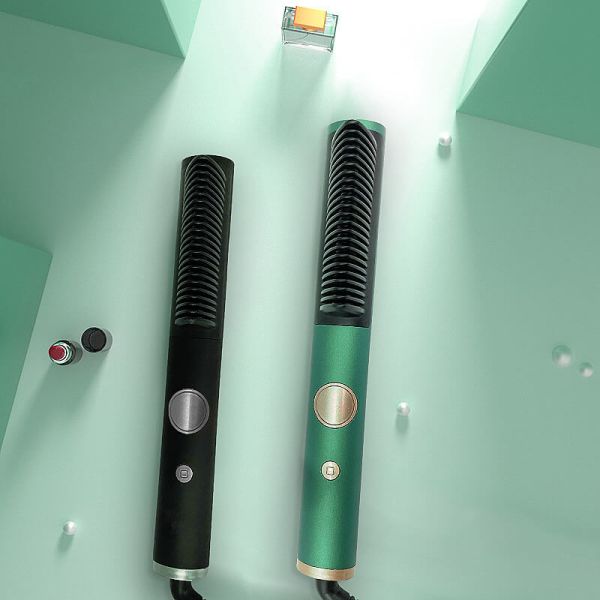 Private Label LCD Electric Hair Brush Negative Ion Ceramic Straightening Comb Black / Green