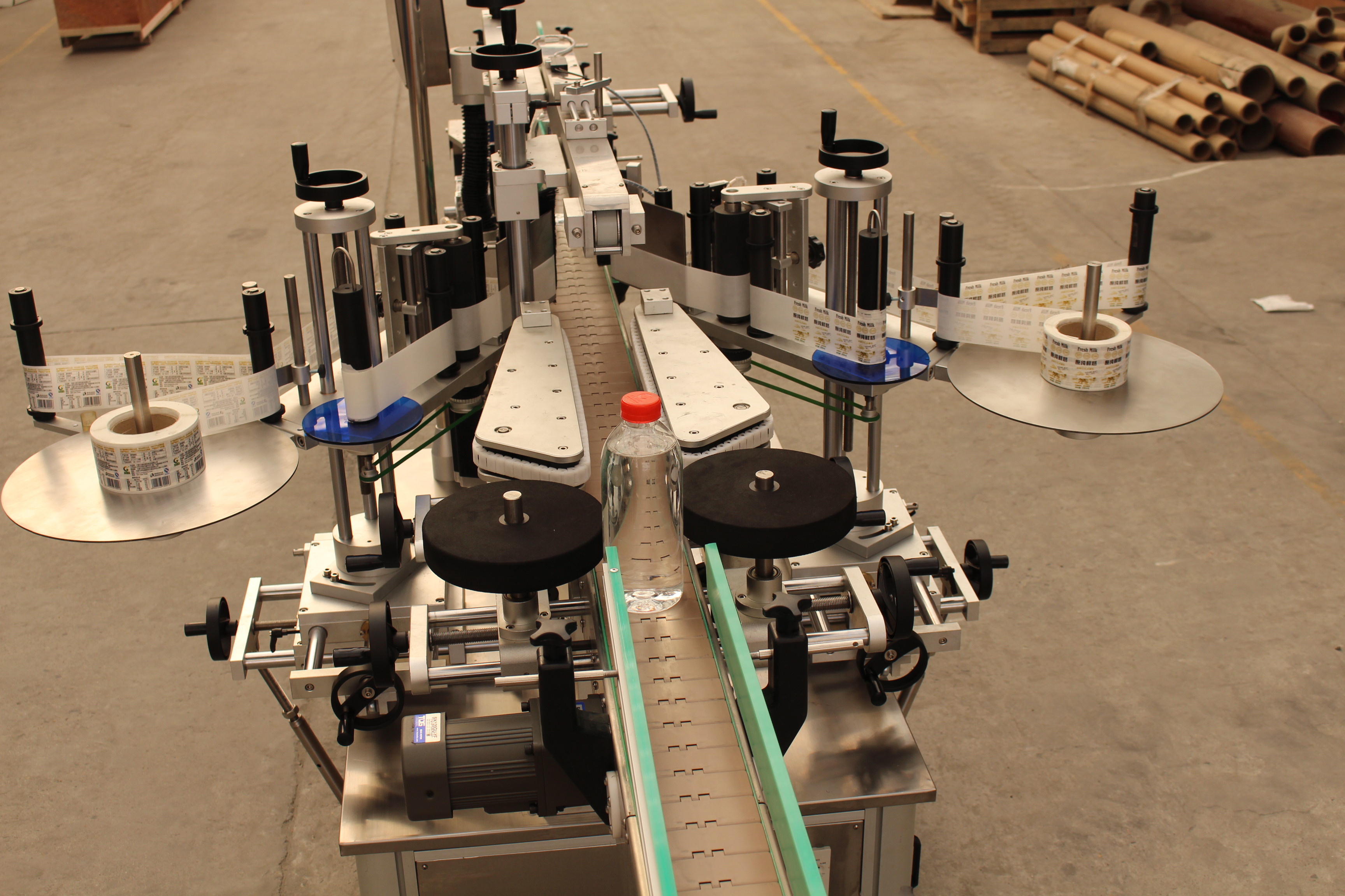 500B / H Beer Bottle Filling Machine , Double Vacuum Beer Bottle Filling Equipment