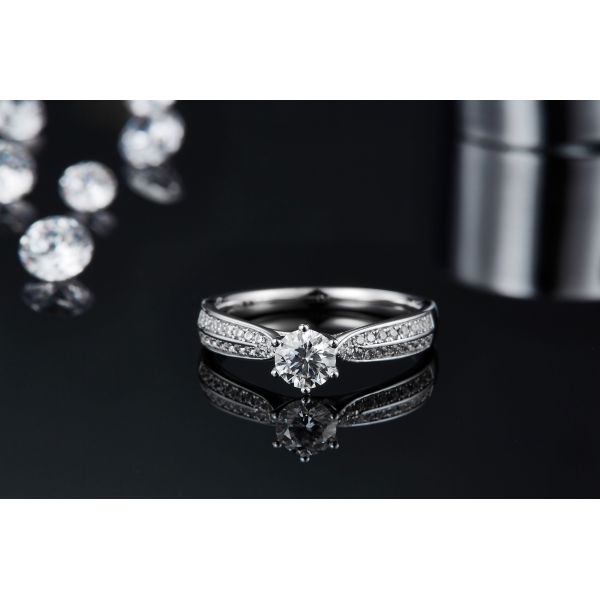 Минималистские ювелирные изделия золота дизайнов 9K, набор кольца Moissanite 925 серебряный