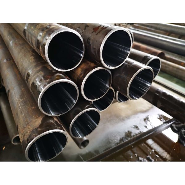 ASTM A106 Gr.B A335 api 5l 3" section sans couture de cavité de tuyau d'acier au