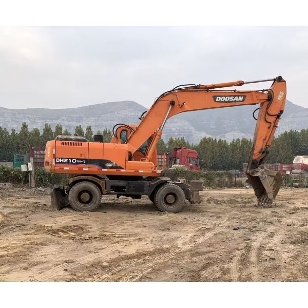 Couleur originale Excavateur à roues Doosan DH210W-7 en bon état/Excavateur à roues Doosan à vendre