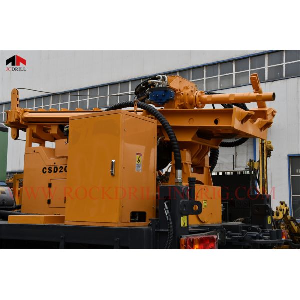 O caminhão hidráulico de CSD200A montou o equipamento de furo do poço de água de 140mm