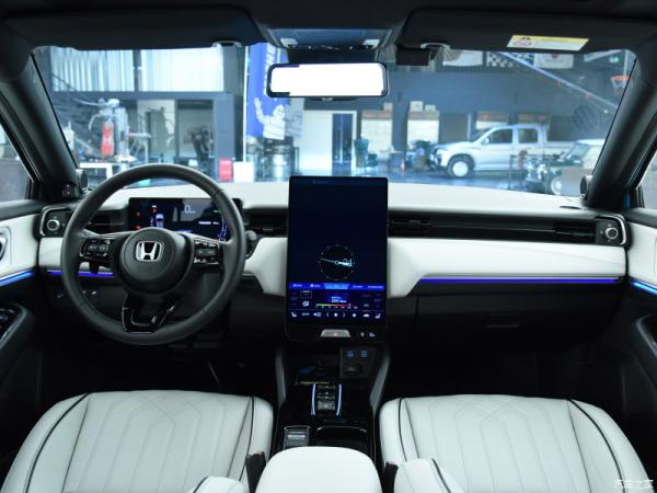 Blue Color SUV EV Cars Power 150kw With Ternary Lithium Battery