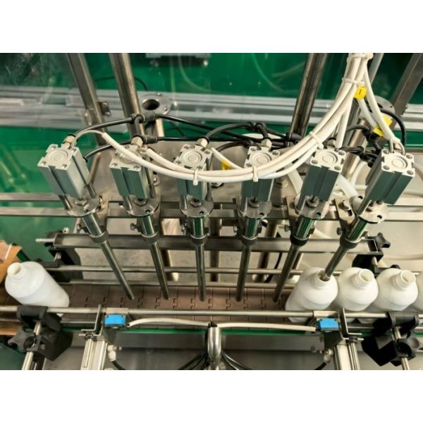 Máquina Llenadora de Líquidos para Viales de Botellas de Vidrio y Plástico de 5-1500ml – Con Función de No Botella No Lavado, Alarmas Automáticas y Fiabilidad del Fabricante Original