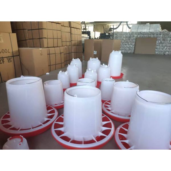8l Poultry Farm Equipment 35x30cm Polypropylene Chicken Feed Dispenser