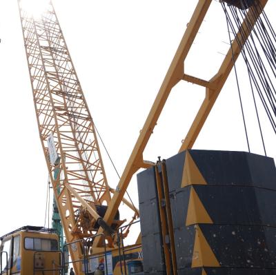 Tout terrain sécurisé 220T Construction Grue à rampe facile à effectuer des tâches de levage