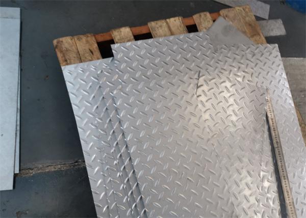 Silt Edge Stainless Steel Checkered Plate 321 SS Chequered Plate 2000mm 2500mm Long