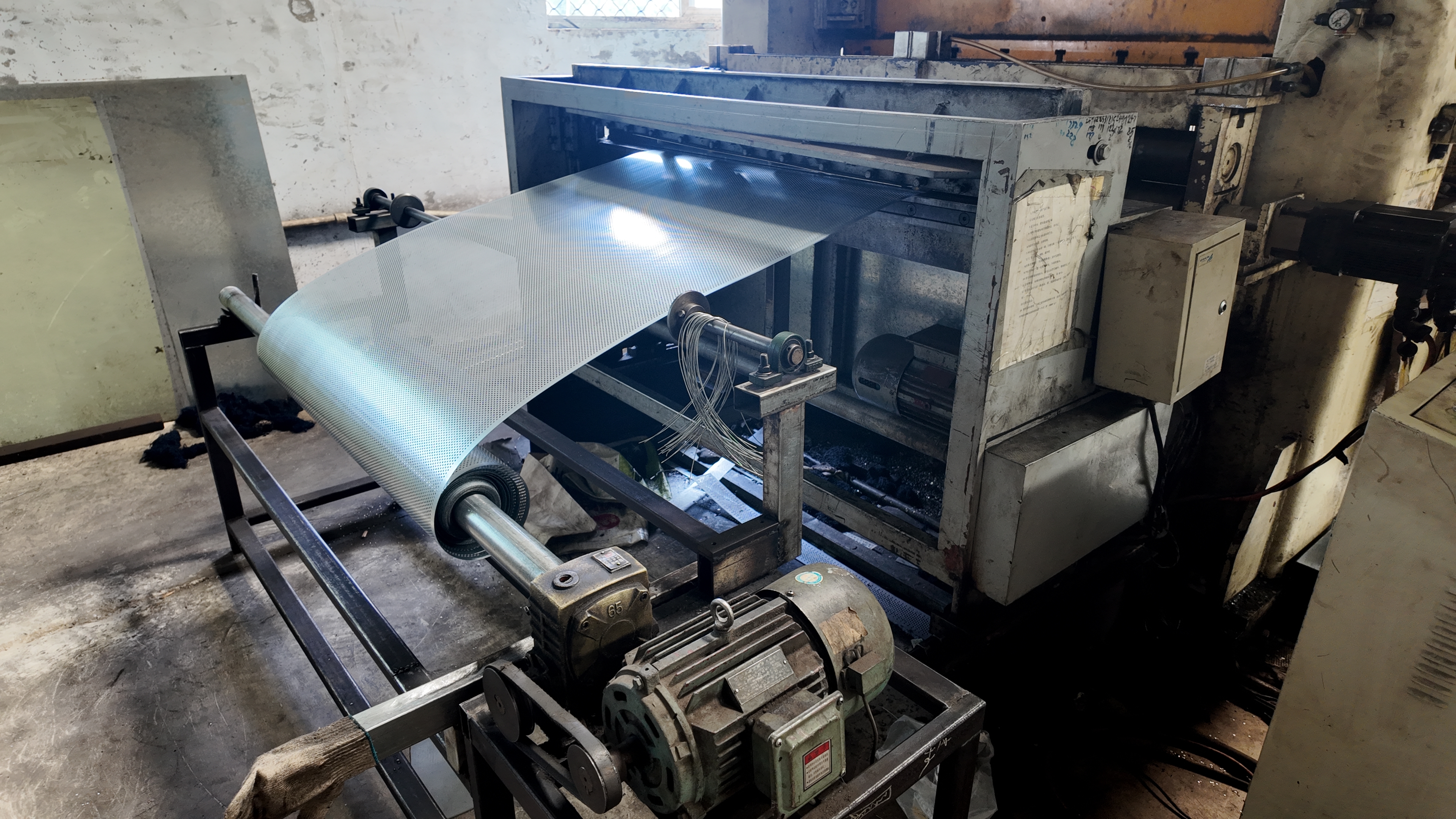 Multi‑Material Round Hole Perforated Metal Coil Custom Processing Available