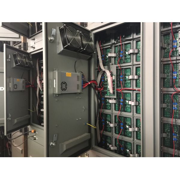 pantalla LED al aire libre del panel de 8m m 960*960m m para hacer publicidad de brillo de 7000 liendres