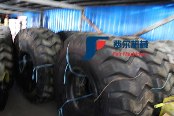 Original XCMG Wheel Loader Spare Parts Wheel Loader Tires 3c180900215 23.5-25-16PR