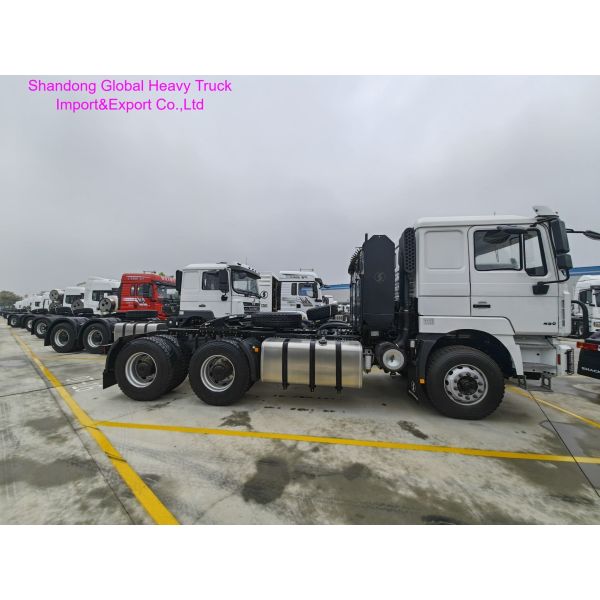 Heavy-Duty Shacman F3000 Tractor Truck with 400-600 L Fuel Tank and Durable Chassis for Long-Distance Transport