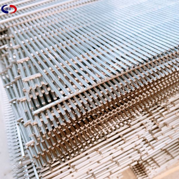 0.5mm 0.7mm Slot Opening Ss316 Dewatering Wedge Screen