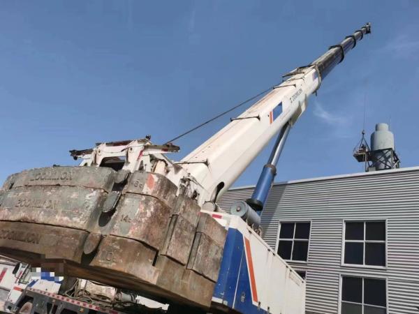 Second Hand Zoomlion Qy130 Mobile Crane Used Lifting Machine with Five-Arm Crane Jib