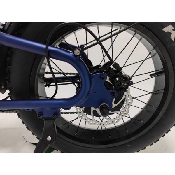Off-Road Adventures Made Easy with Electric Fat Tire Bike 7 Speed MTB E-Bike and 4.0 Inch Tires