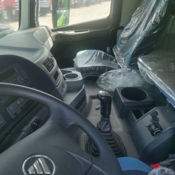 Foton Auman Used Dump Truck for Towing Semi Trailer High Capacity and Efficiency