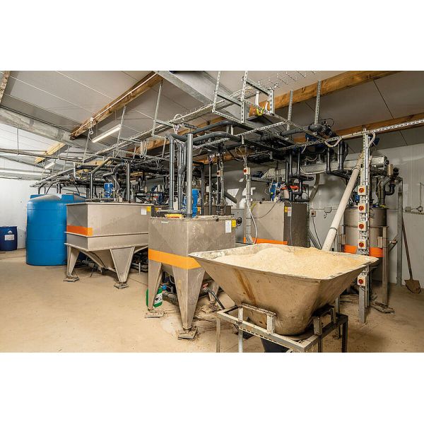 Алюминиевое стекло из сплава металлического металла Конструкция помещения для фермы козов Стальная конструкция Дом для овец Приют PKPM Рисунок