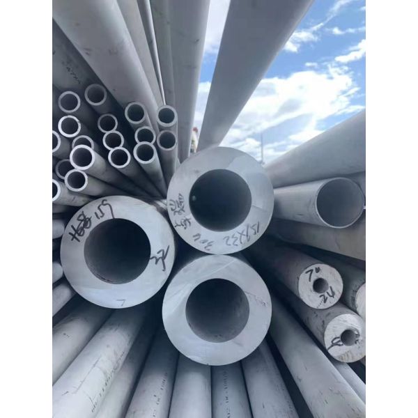 China Small Bore Precision Carbon Seamless Steel Tube and Pipe Manufacturer