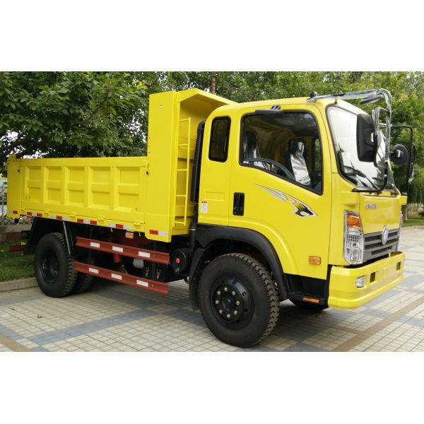 Sinotruk Cdw Cargo Truck 4X2 5 Tons 8tons 10 Tons Light Small Tyre 7.00r16 6 1 Spare Tyre