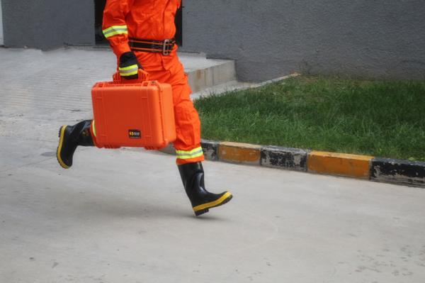 Máquina do detector da vida de UWB do radar de 10CM, equipe de salvamento da emergência