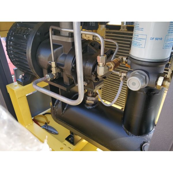 7.5kw screw air compressor 50HZ RMD-10A three phase 8bar compressor refrigerated air dryer with 320L tank