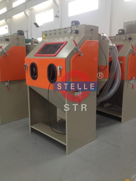 Suction Sand Blast Cabinet Rust / Industrial Sandblaster Cabinet Paint Removal