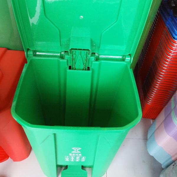 Manufacturers Direct Foot Household Large Four-color Classification Outdoor Plastic Bucket Sanitation Bin Dustbin Waste Bins