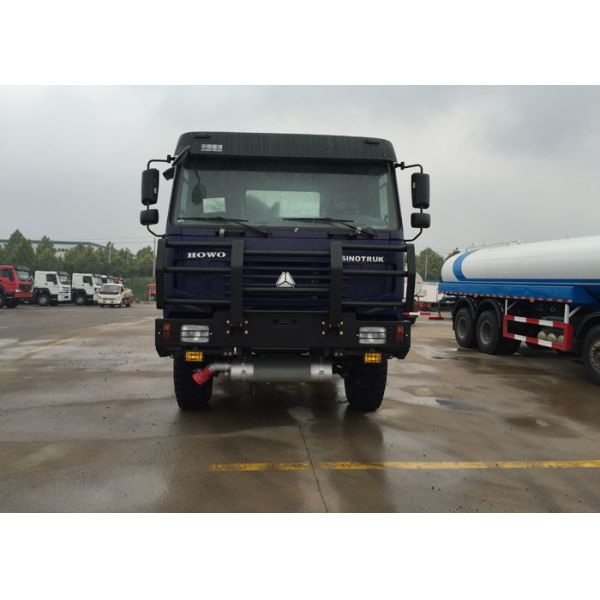 HOWO 4X4 LHD Gasoline Transporting Oil Tank Truck / Petroleum Tanker Trucks