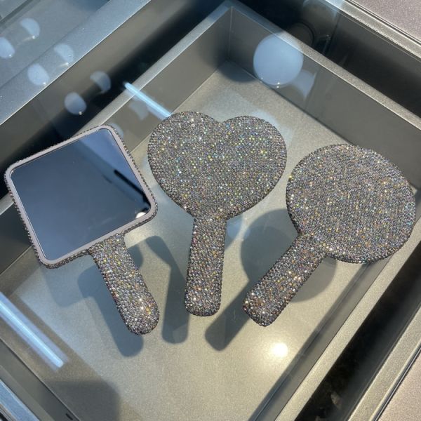 Small Diamond Makeup Portable Magnifying Mirror Light Up For Travel