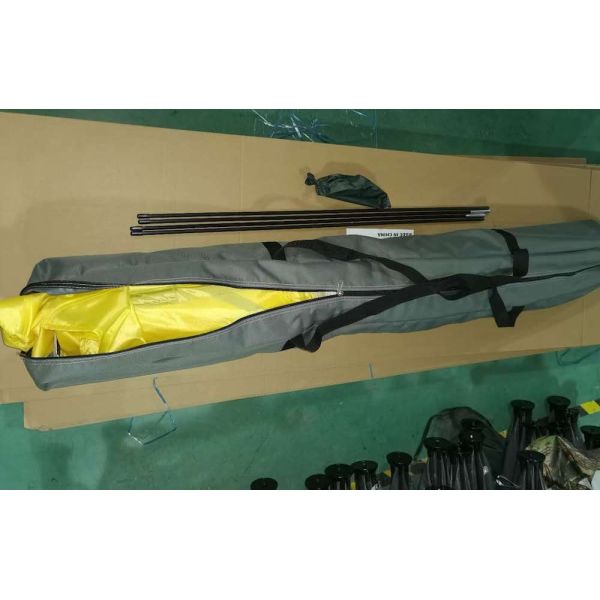 235*235*200MM Наружное рыболовное убежище ПУ покрытое 200D полиэстером Оксфордской стекловолокнистой двуцветной кемпинговой палаткой