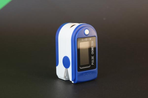 250 Bpm Blood Oxygen Heart Rate Finger Monitor With Wrist Cord