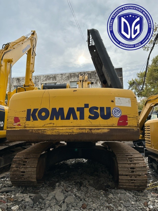 Komatsu PC220-8 Использованный экскаватор с ползучим двигателем Автоматизированная система управления топливом